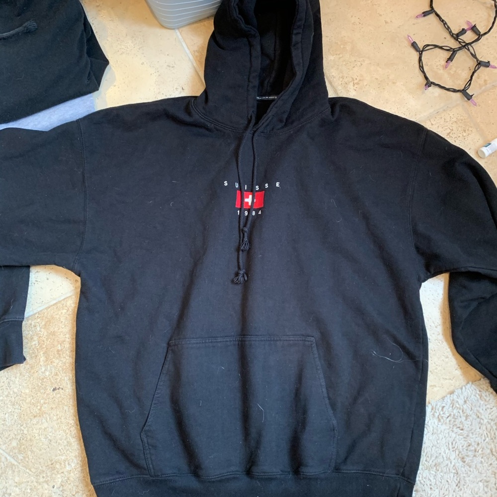 Brandy Melville suisse hoodie
